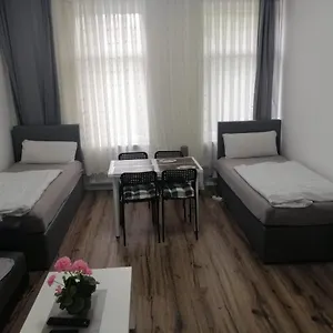  Apartment In 1b